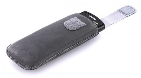Product thumbnail Mobiparts Uni Pouch SMOKE Size XS Grey