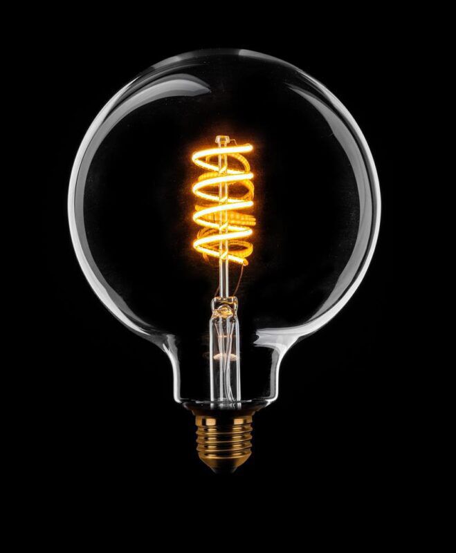 Product thumbnail LED GLOBE G125 SPIRAAL 7W 3 STANDEN HIGH OUTPUT