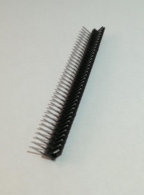 Product thumbnail 36-PINS MANNELIJKE HEADER HAAKS, ENKELE RIJ VERSTEVIGD