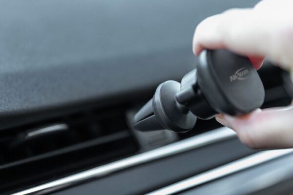 Magnetische Smartphone-houder voor het ventilatierooster - Afbeelding 2