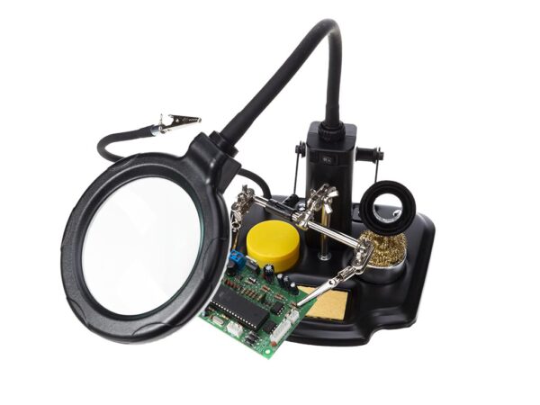 DERDE HAND MET VERGROOTGLAS EN SOLDEERTOOLS - Afbeelding 4