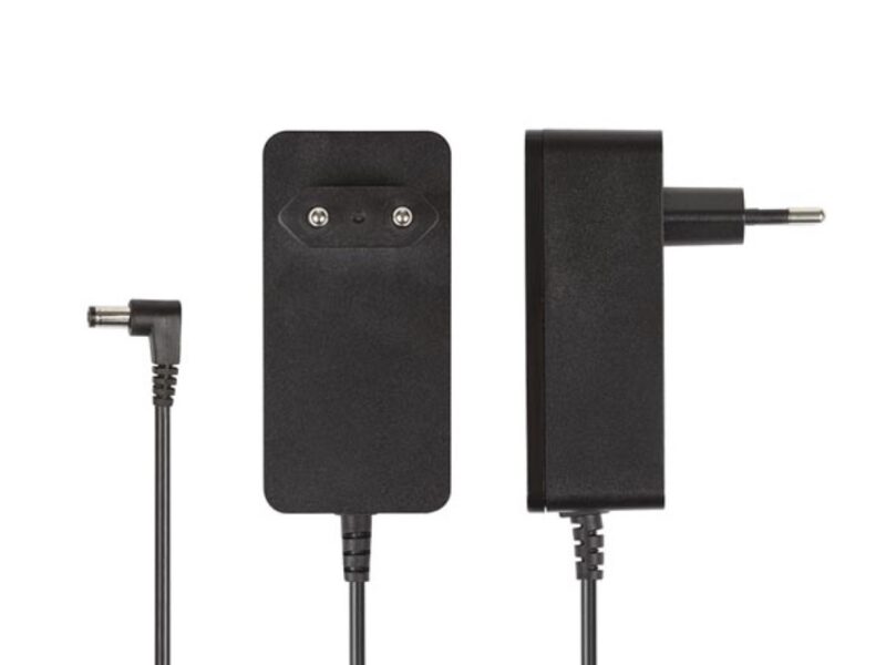 Product thumbnail UNIVERSELE VOEDING – 12VDC – 3A – 36W – CONNECTOR (2.1 x 5.5 mm)