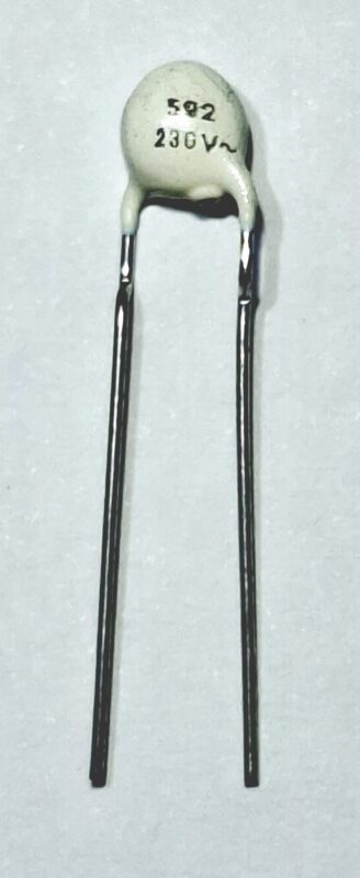 Product thumbnail VDR 230VAC SERIE 592 PITCH=7.5mm